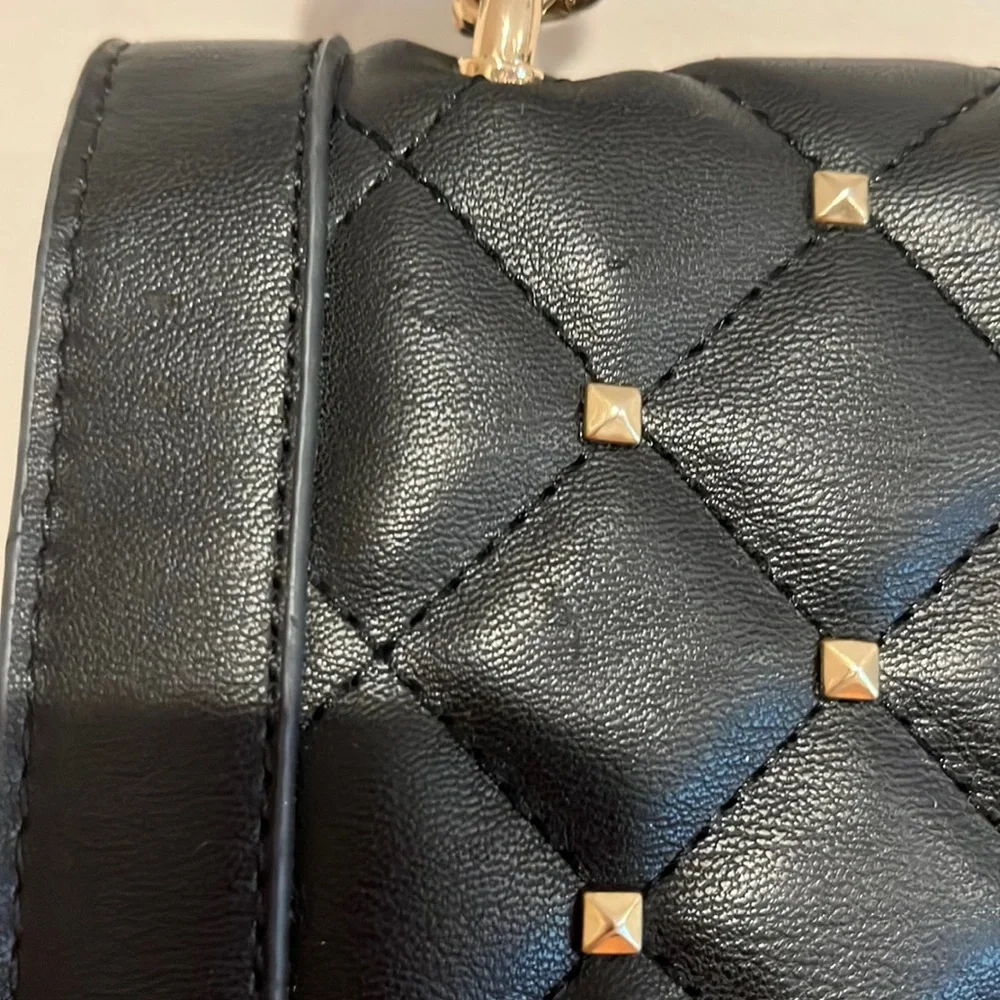 Badgley Mischka vegan medium quilted faux leather crossbody‎ bag Black & gold